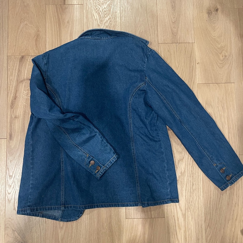Vintage size large Bill Blass Blue Denim Jacket with Button Accents - Picture 3 of 6